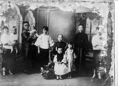 <em>袁世凯</em>后代今何在 揭亲<em>孙女</em>与 狗不理 包子的渊