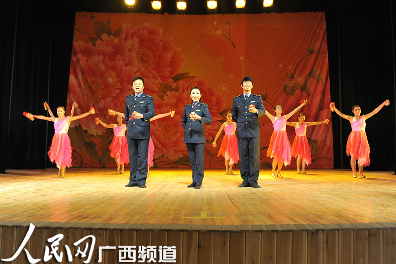 广西工商局开展春节送温暖活动送法下乡、
