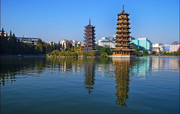 即中国古典式园林--榕杉湖景区图片