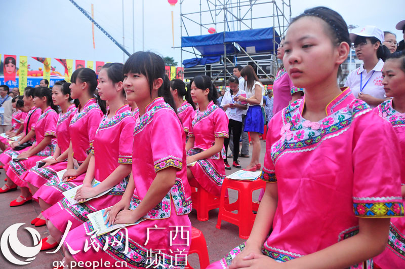 广西环江举办2014年分龙节 地球的名片令世
