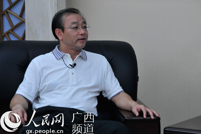 广西平果县县长韦正业接受人民网专访