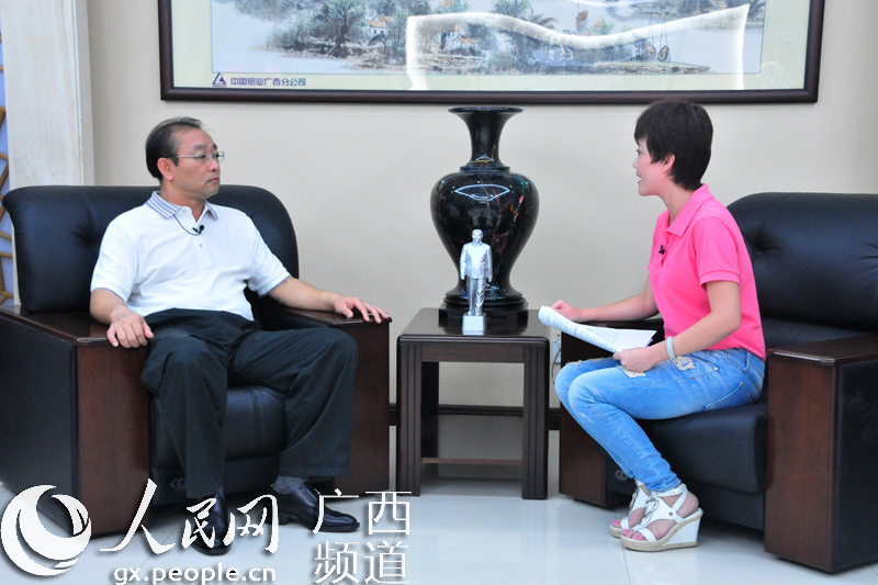 广西平果县县长韦正业接受人民网专访