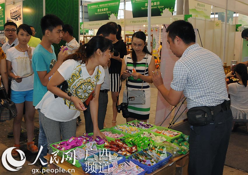 广西横县特产展于南宁举办 茉莉花系列产品引