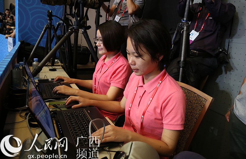 人民网广西频道进行现场图文直播