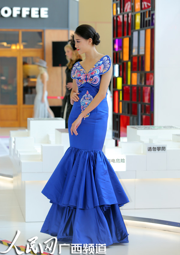 亚洲超级模特惊艳亮相邕城 比基尼秀展现曼妙身姿【24