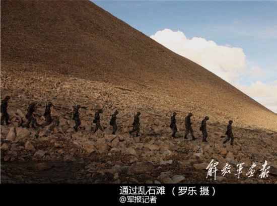 实拍解放军无人区部队生活