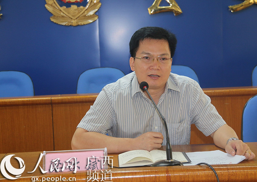 岑溪市召开深化打黑除恶专项斗争会议