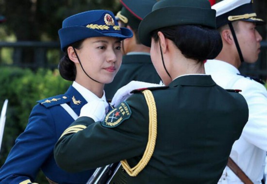 中国女仪仗兵