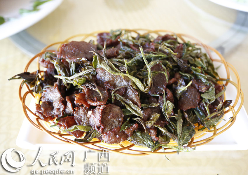 大包:广西高清以茶入菜白毫变身加盟食材包大嘴餐厅熏肉料理图片