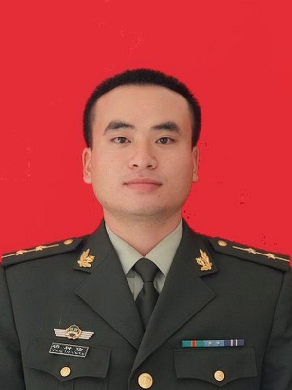 广西玉林市消防支队名山中队指导员杨科璋高空