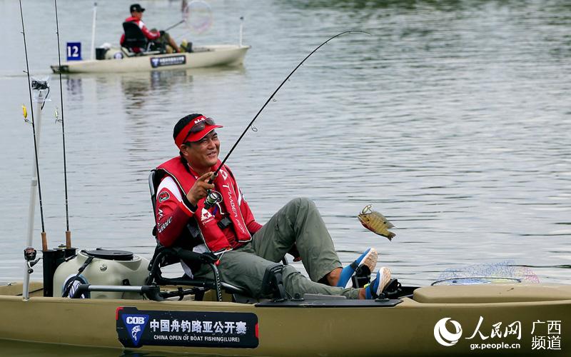中国舟钓路亚公开赛举行 钓鱼高手云集广西横