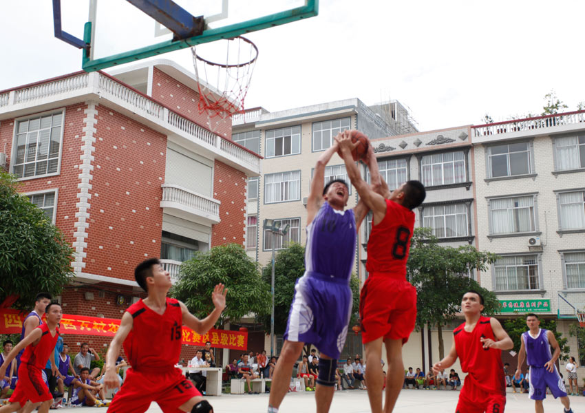 第四届广西万村农民篮球赛大化县分赛区开打