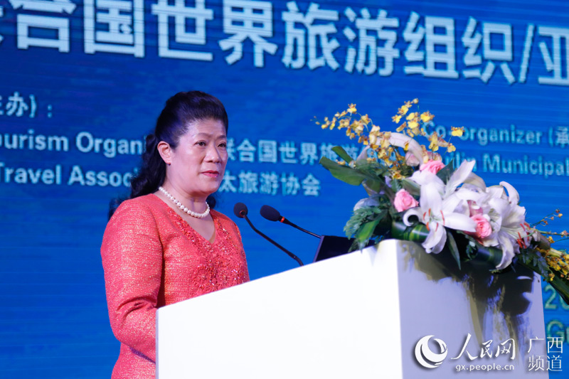桂林市委常委,副市长,宣传部长陈丽华致闭幕辞(罗世立 摄)
