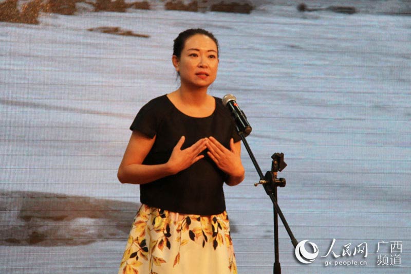 ��ѩ��������Ŀ�ǡ���ɫ���ҳɳ���