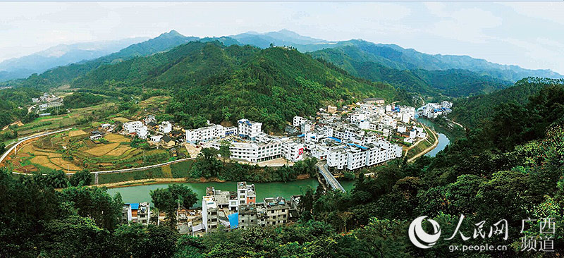 广西贺州市推进村屯绿化建设绘就幸福家园小记