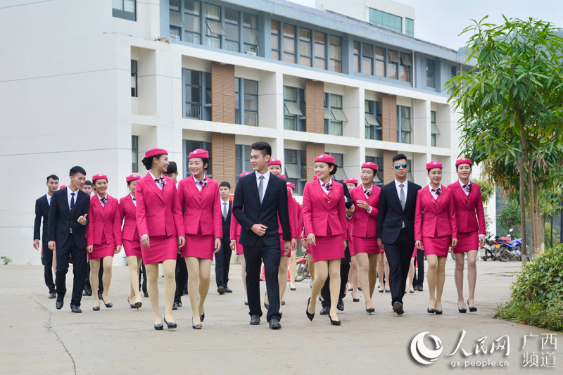 百色广西首批空少积木亮相邓民胜摄空姐吧下载图片