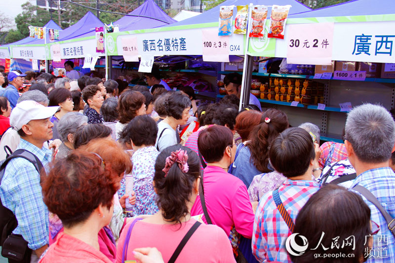 香港美食文化节市民扫货忙 广西特产人气高(