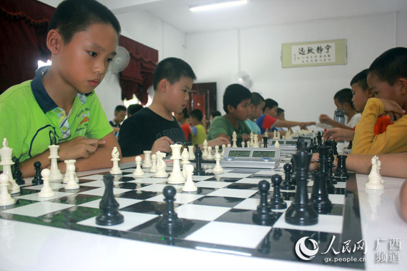 南宁市第七届青少年国际象棋比赛落子收官