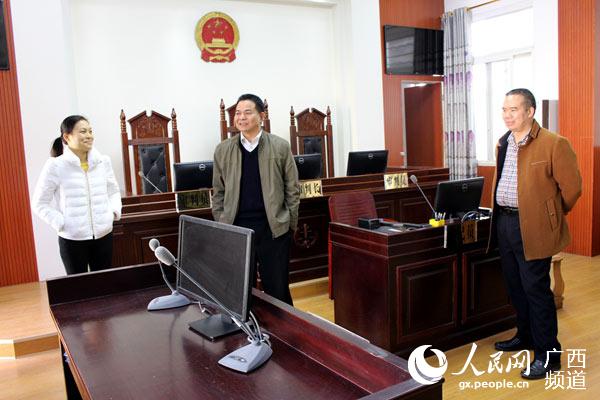 桂平法院院长到社坡法庭检查指导年末审判工作