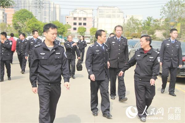 桂平法院法警到平南法院交流学习工作经验