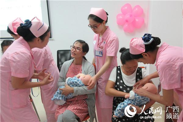 广西民族医院产科开展2017年世界母乳喂养周