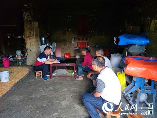 河池司法所干警到被告人家中走訪