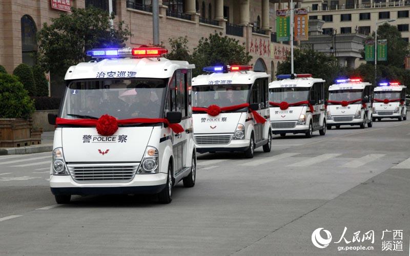 宜州配发新警用巡逻车 车上安装4G高清布控球