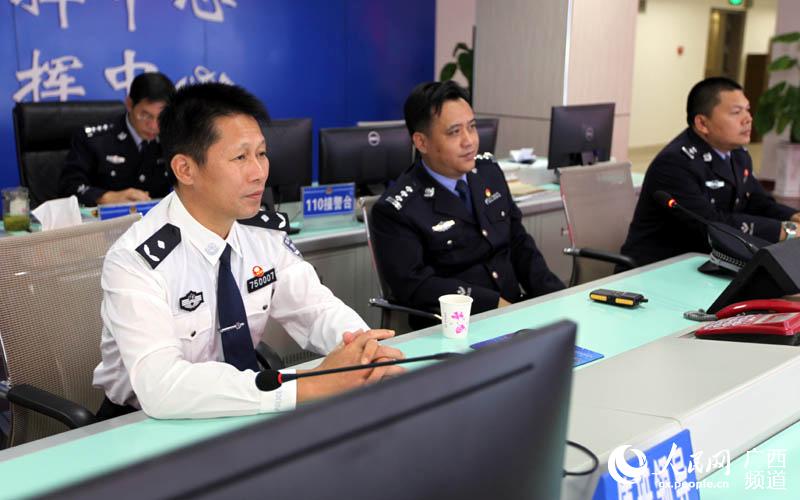 宜州配发新警用巡逻车 车上安装4G高清布控球