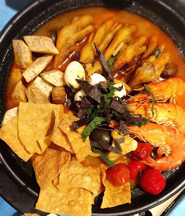 “疯味”广西菜:当田螺鸭脚煲遇上海鲜