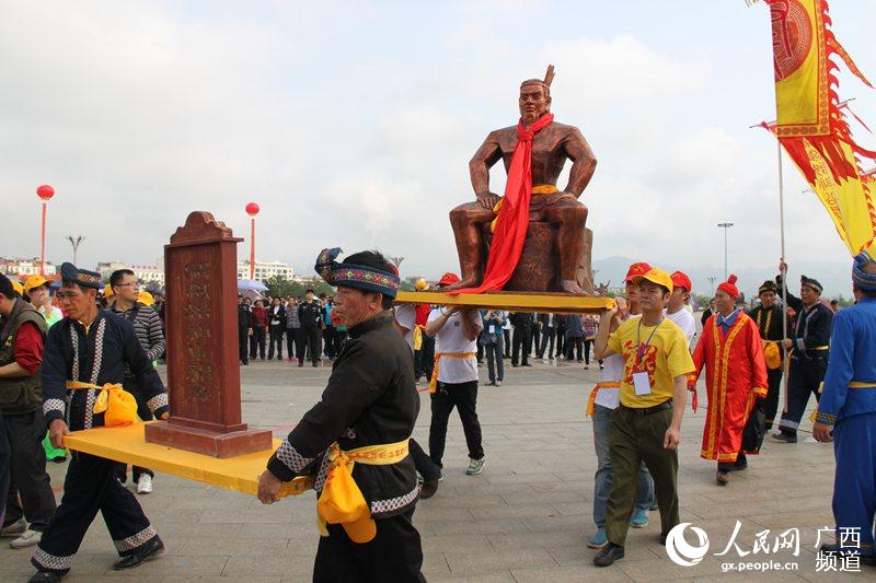 宁明县城人口_宁明 一个让人出神入 画 的地方(2)