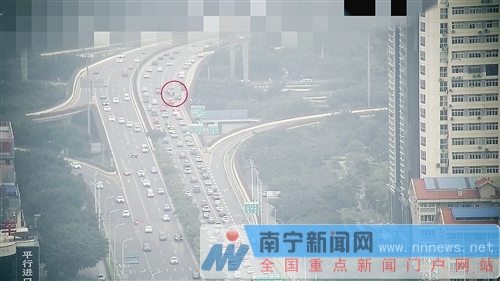 高空“鷹眼”覆蓋南寧市區 道路車流情況盡收眼底