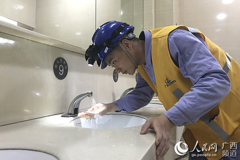 广西沿海铁路积极推进“厕所革命”