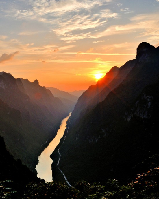 中国最壮美的河谷--龙滩大峡谷