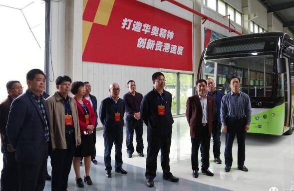 桂平市政协到覃塘区考察新能源汽车项目