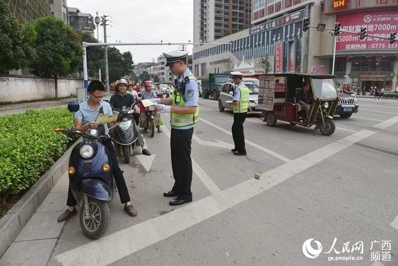 桂平市公安局交警大队筑牢交通安全防线