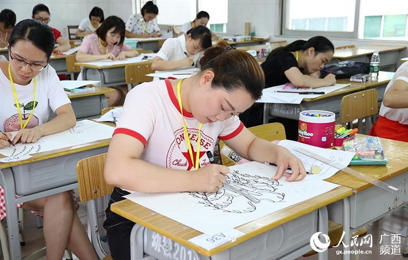 2018年全区幼儿园教师风采大赛在广西幼专举
