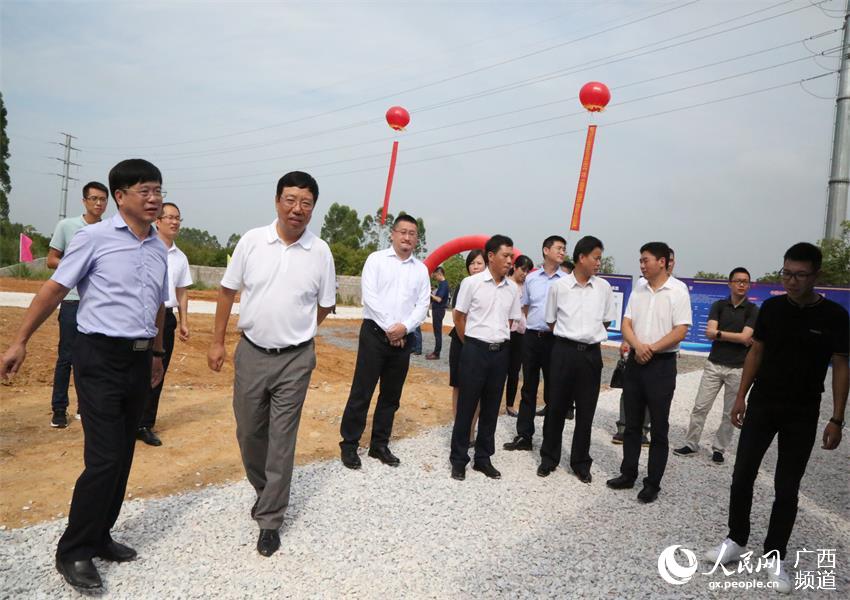 桂林市委书记赵乐秦(左二)一行在桂林国家高新区2018年中国中药(桂林)
