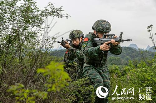 武警广西总队桂林支队举行实战化战术演练
