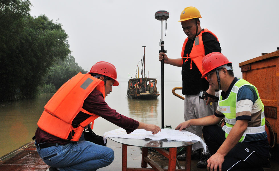 为柳州市官塘滨江生态湿地公园建设进行勘察