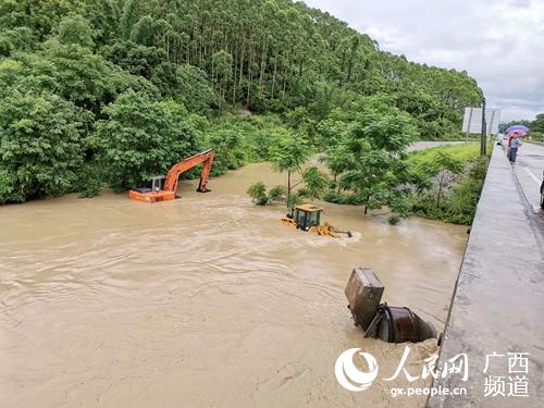 6月5日，柳州融安縣浮石、東起、大良等多個鄉鎮遭受暴雨天氣。賓俊建攝