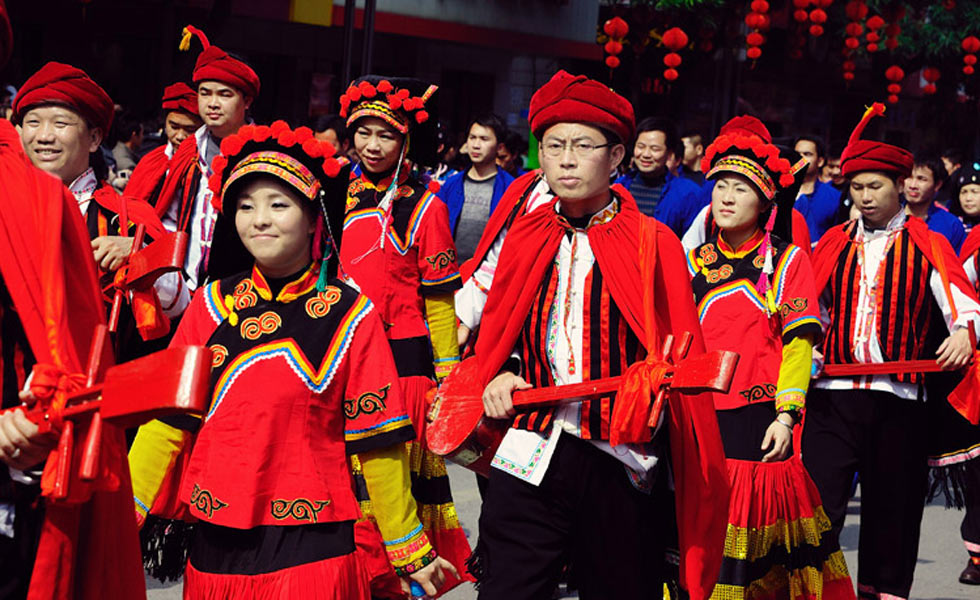 隆林是全國僅有的兩個各族自治縣之一，也是百色革命老區唯一的少數民族自治縣。