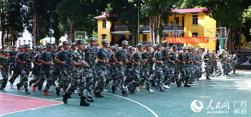 人武部招聘_大学生就业招聘会,有一个现象你想不到(3)