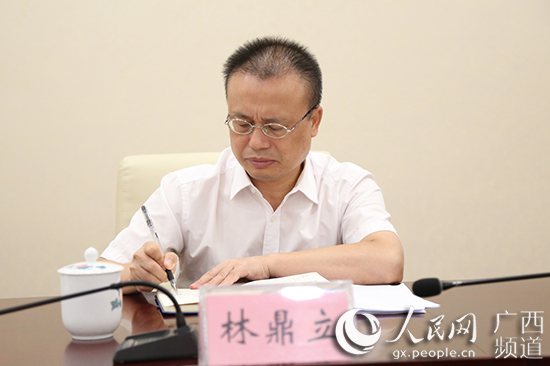 ������������Ժ��쳤�ֶ�����ϯ���顣��־����