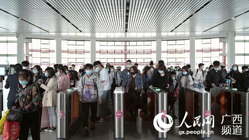 ͼΪ������վ�ÿ�������Ʊ�˳���������