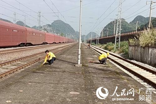 ͼΪ��ɽվ��չվ�����λ��������