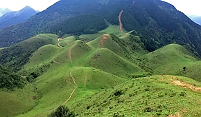 六万山“天鹅头”大草坪