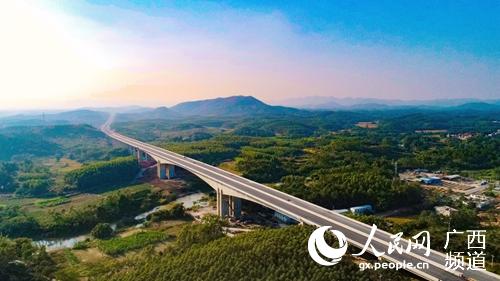 大塘至浦北高速公路。廣西新發展交通集團供圖