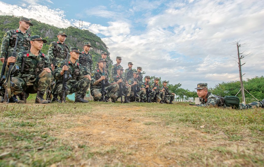 广西武警新兵战术训练磨砺血性意志