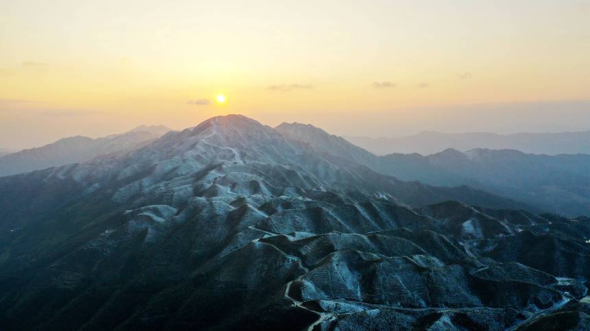 三江侗族自治縣獨峒鎮大塘坳雪景。龔普康攝