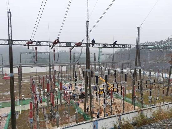 春寒中推进电网建设稳增长。黄胜帮摄